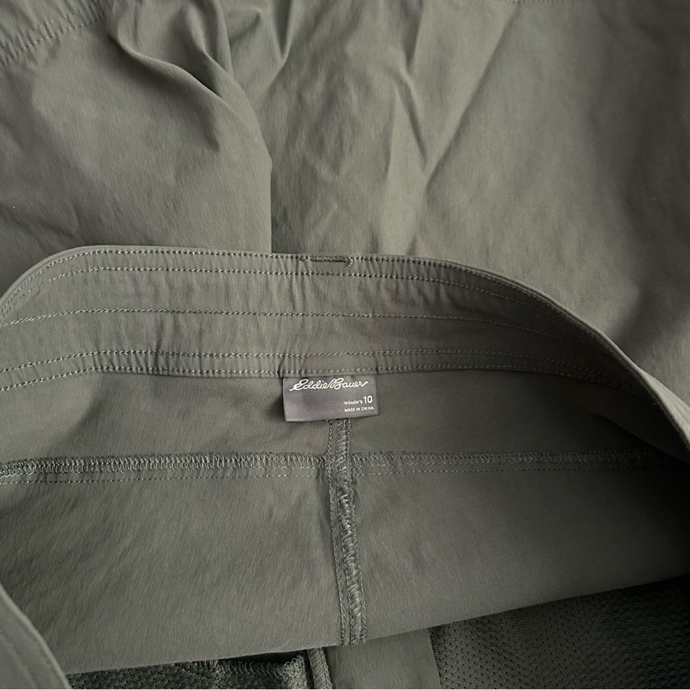 Eddie Bauer Olive Green Outdoor Shorts | Size 10 - Picture 4 of 5